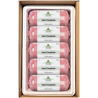 BULMER COMPLETE Veal Complete dog food in a 454g package, providing balanced nutrition for dogs with high-quality veal ingredients.
